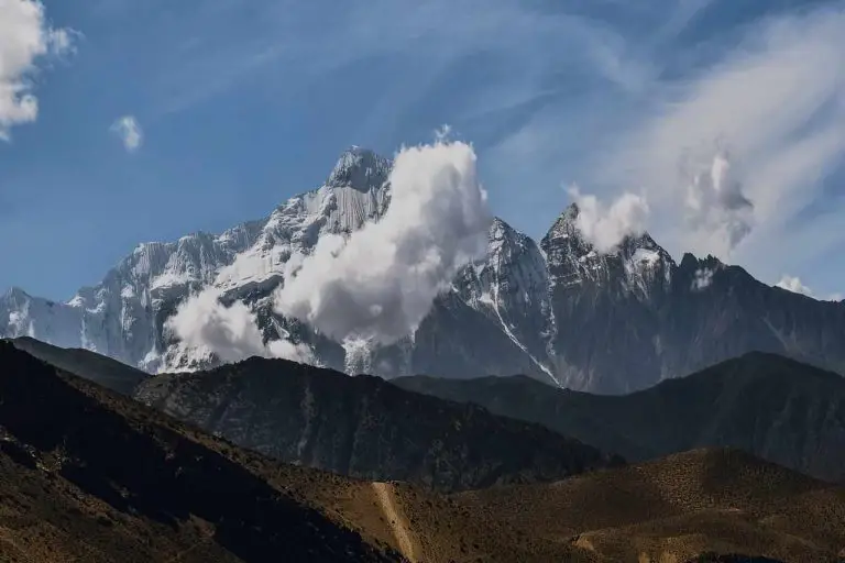 Hoe hoog is de Mount Everest? Is het echt de hoogste berg?